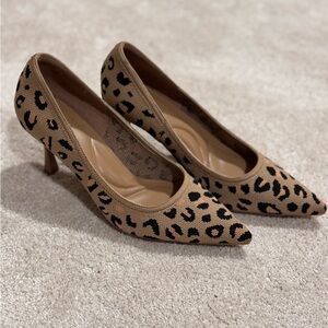 NEW! Cosy Island - EternalPace Minimalist Stiletto Heeled Pump - Leopard size 9